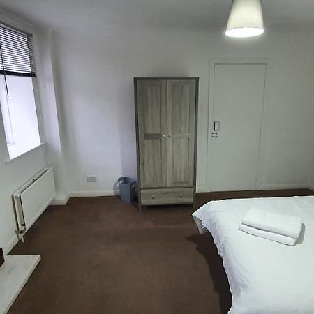 24Hr Self Check In Apartment Central Barnsley Esterno foto