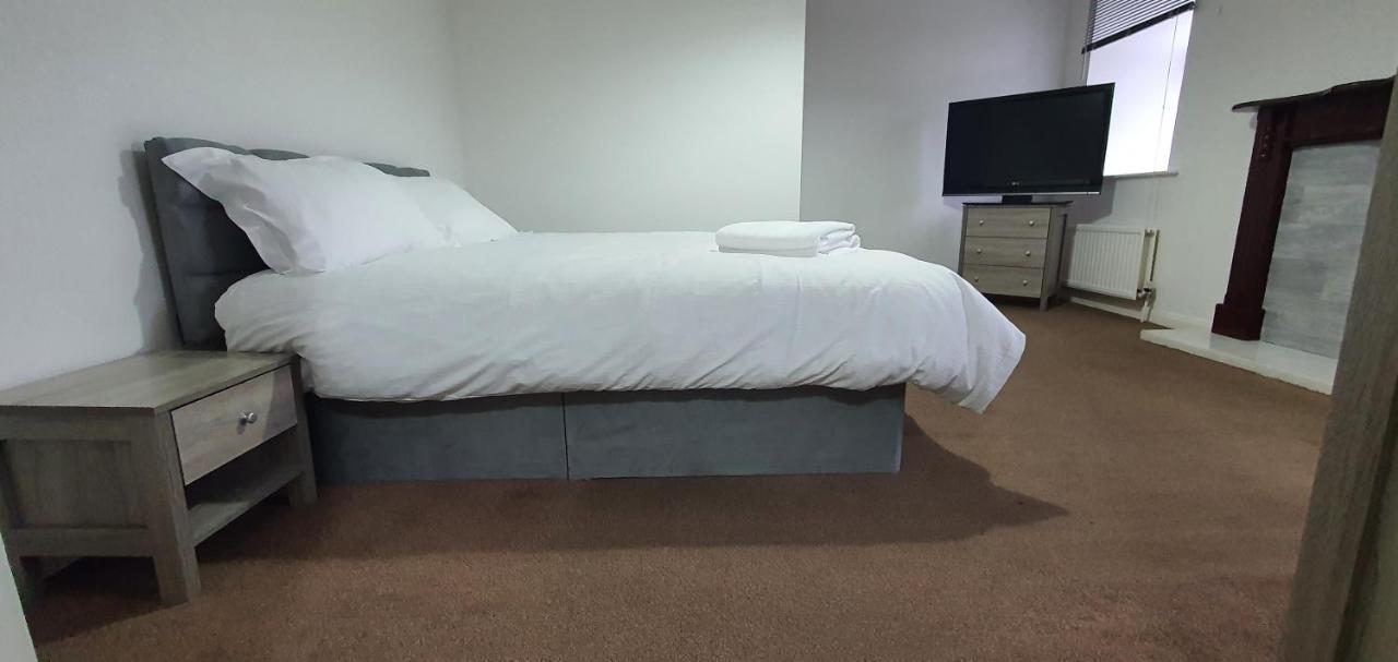 24Hr Self Check In Apartment Central Barnsley Esterno foto