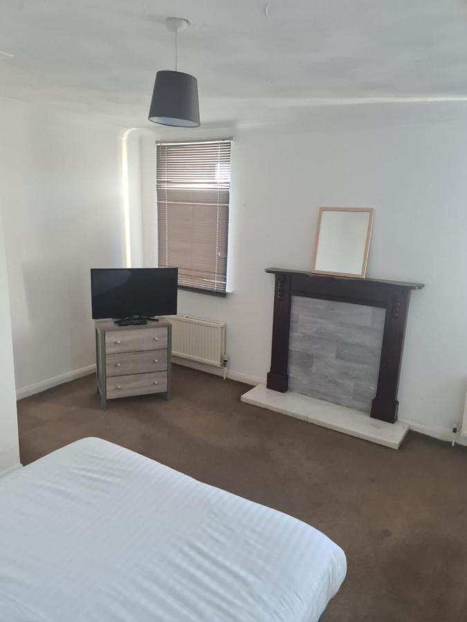 24Hr Self Check In Apartment Central Barnsley Esterno foto